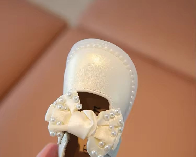 Baby Girls Pearl Embellishment Shoes in light beige and pink