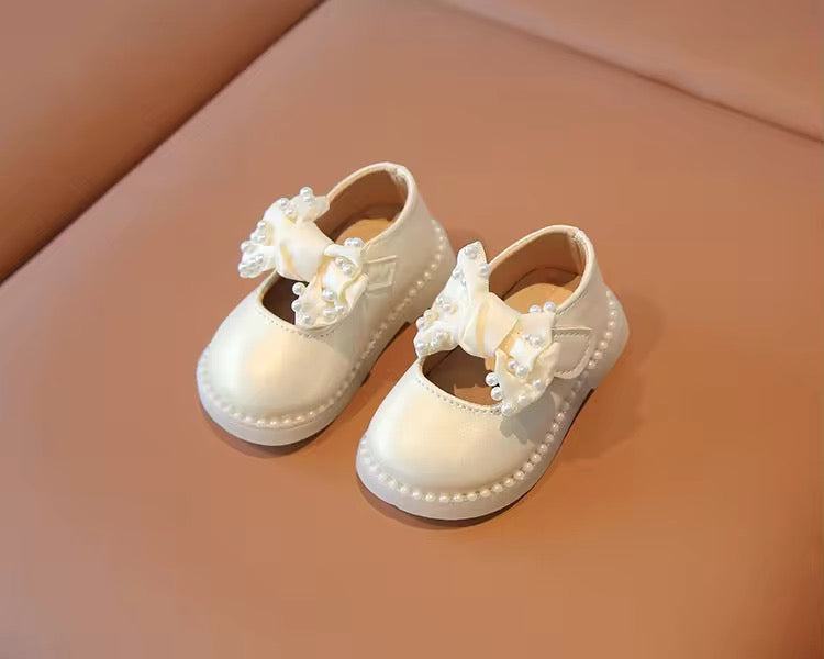 Baby Girls Pearl Embellishment Shoes in light beige and pink