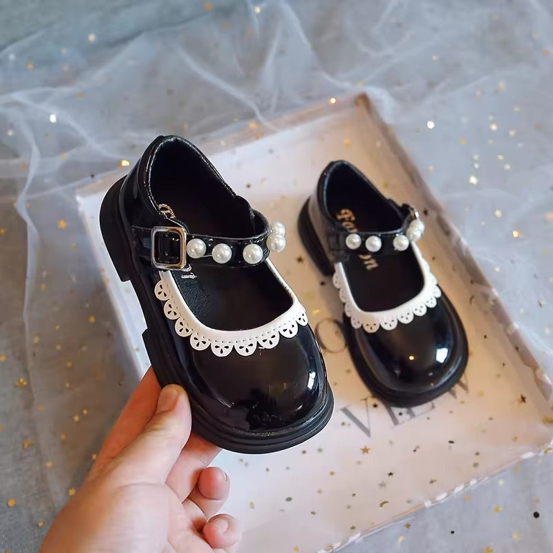 Girls Patent Leather Shoe
