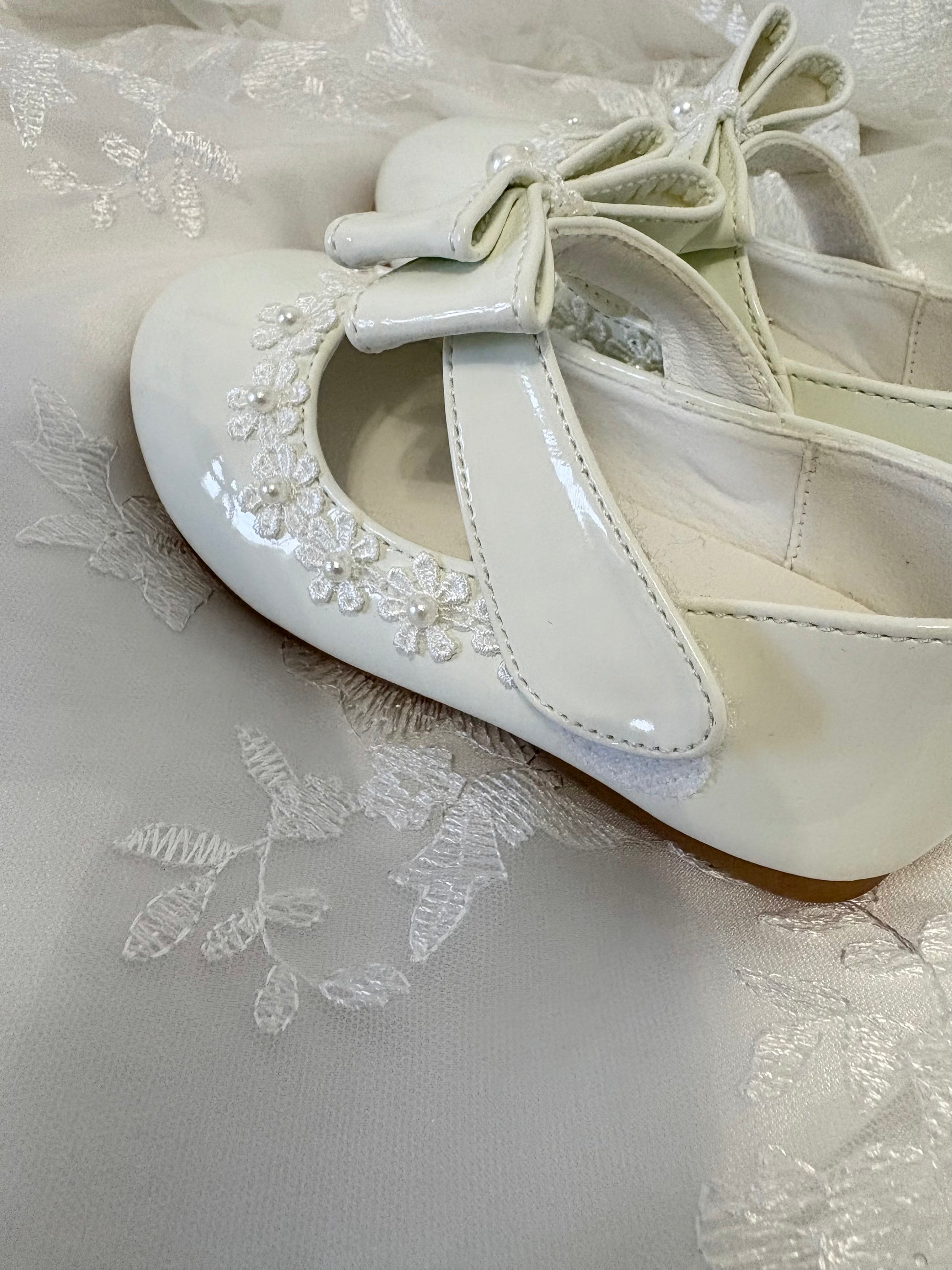 Girls ivory bridesmaid shoes shop
